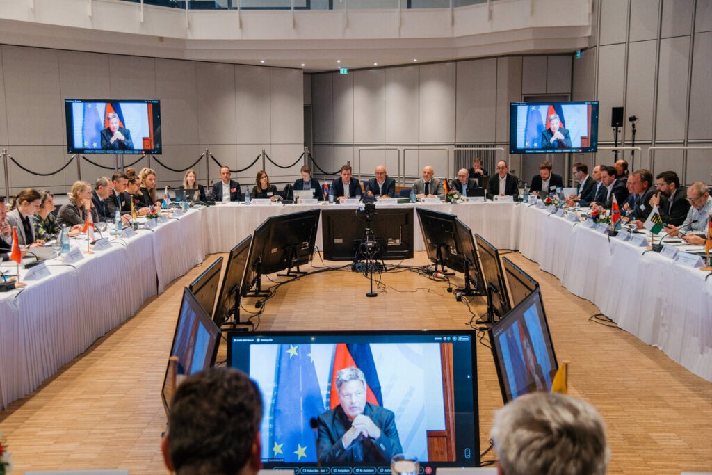 Robert Habeck konnte bei der Energieministerkonferenz nicht anwesend sein. Er wurde per Video zugeschaltet.